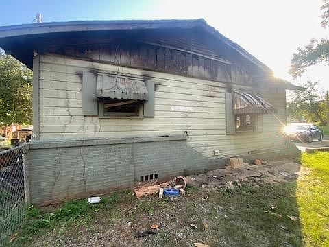 3rd image of 2004 S 13th St