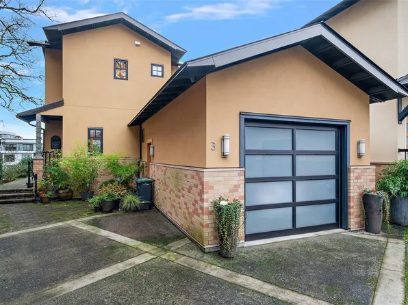 849 Dunsmuir Rd #3, Esquimalt, BC V9A 5B8