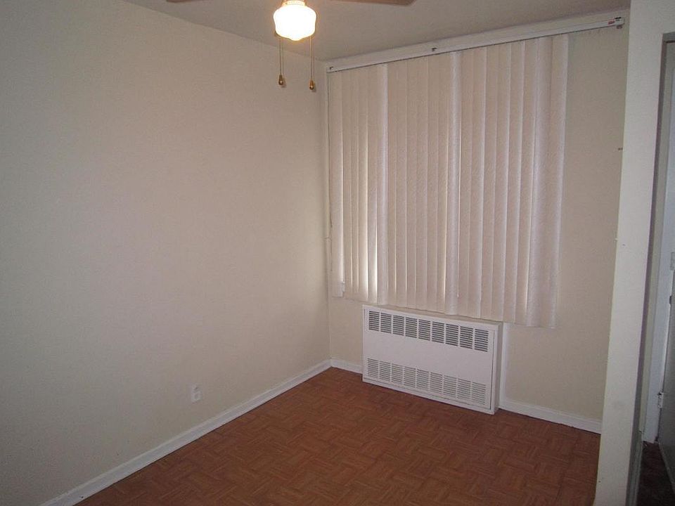 1st image of 2516 72nd St