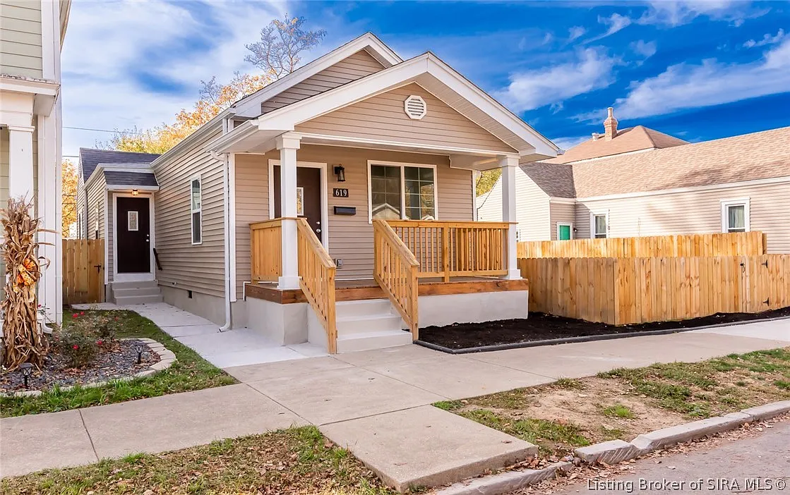 619 E 8th Street photo 1