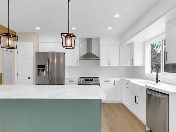4th image of 956 E Bracewood Rise SW