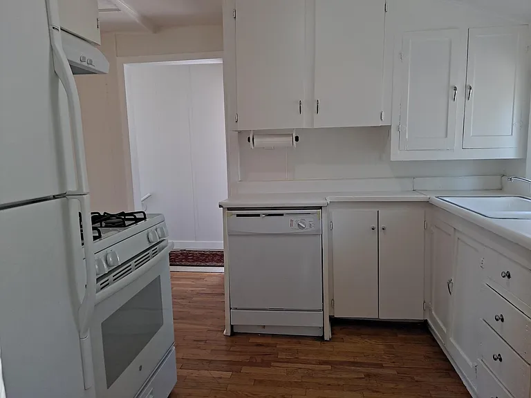 23 Dorchester Dr — Photo 9