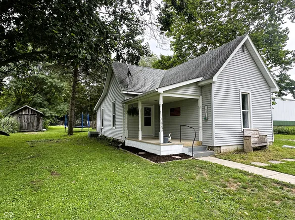 105 S Walnut St, Roachdale, IN 46172