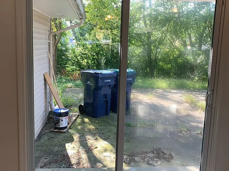 946 Harvard Ln — Photo 12