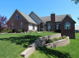 W170N7712 Trails End Ct, Menomonee Falls, WI 53051