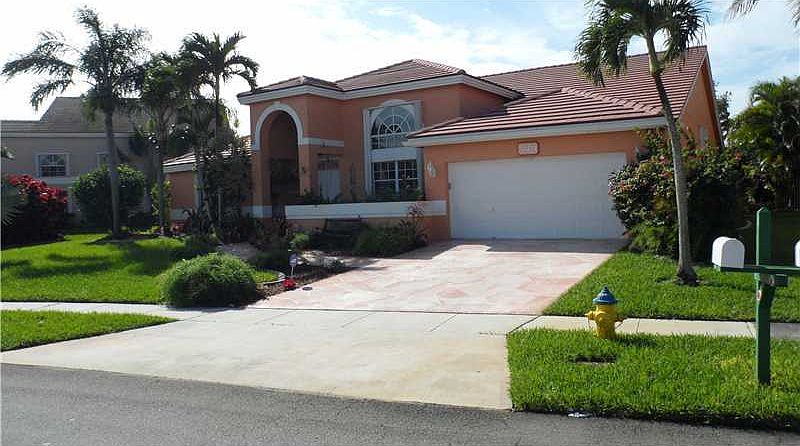 1st image of 940 NW 201st Ave