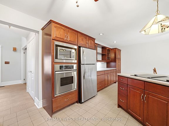 3rd image of 15637 McLaughlin Rd