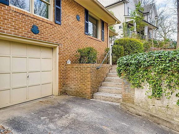 3rd image of 1864 Windemere Dr NE