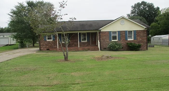3 bed, 2.0 bath, $1,595 — Photo 1