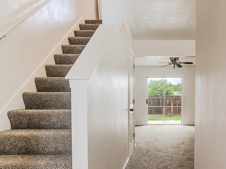 22 Terri Sue Ct — Photo 8