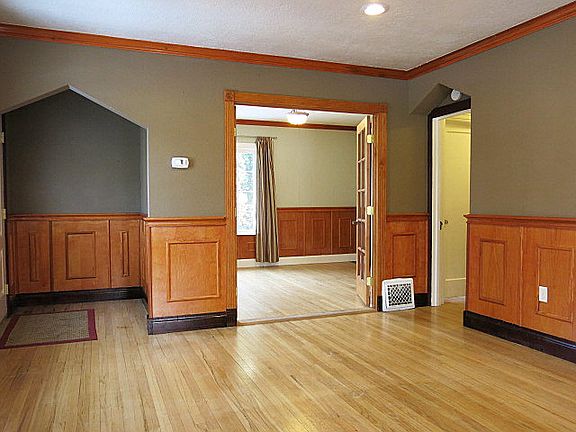 3rd image of 252 9th St