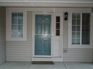 523 Fox Ridge Dr, Fox Lake, IL 60020