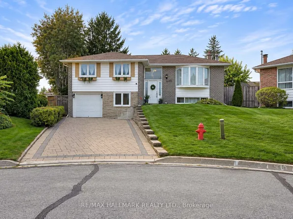 648 Mossbank Ct, Newmarket, ON L3Y 3B1