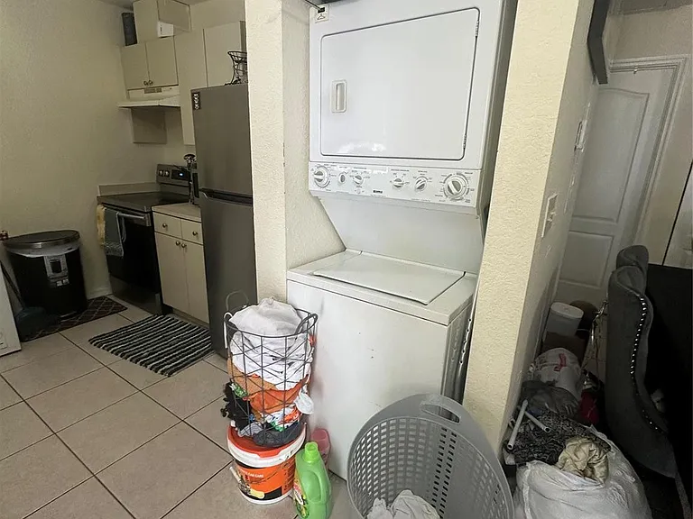 1208 N 57th Ave #B — Photo 6