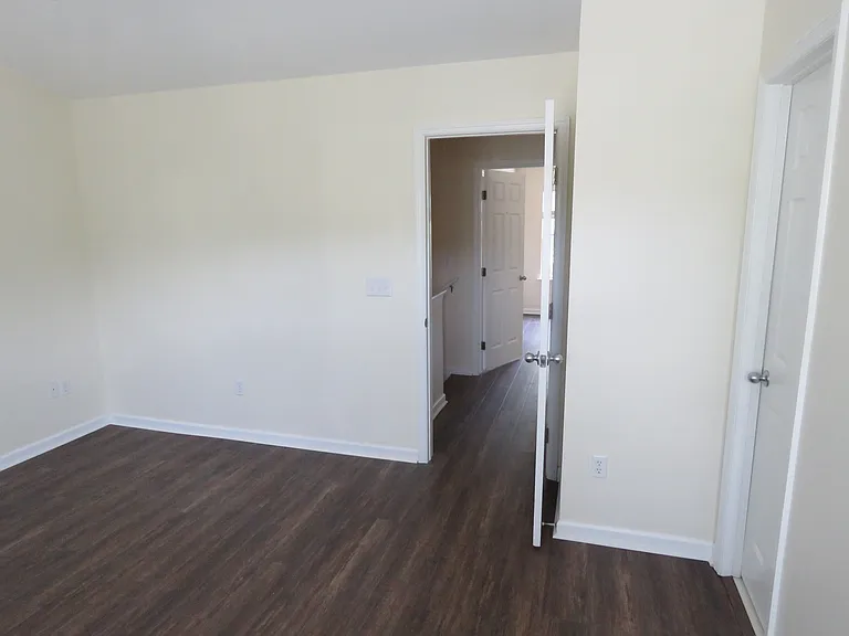 530 Candida Dr — Photo 11