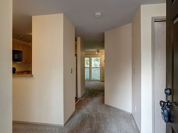 2nd image of 901 Sunset Blvd NE APT D213