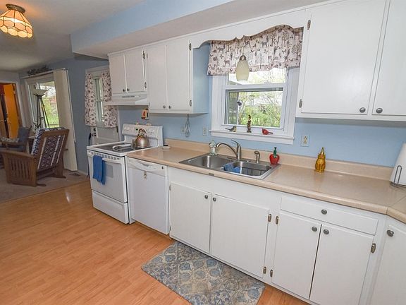 5th image of 779 Danvers Dr