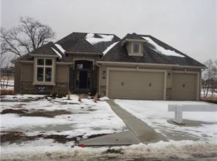 6100 NW 104th St, Kansas City, MO 64154