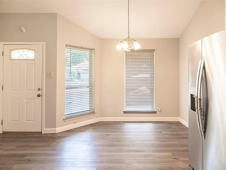 17003 Enchanted Cir W — Photo 9