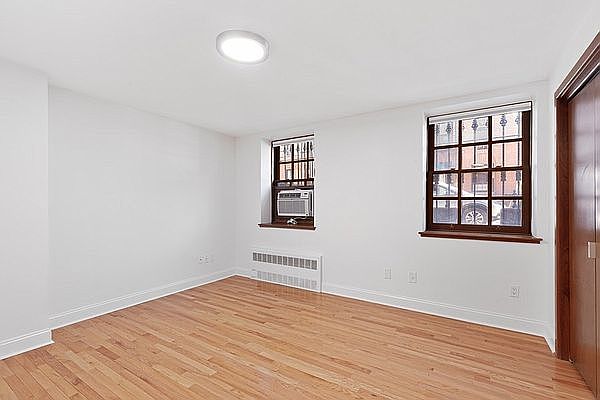 1st image of 161 Columbia Hts APT 1F
