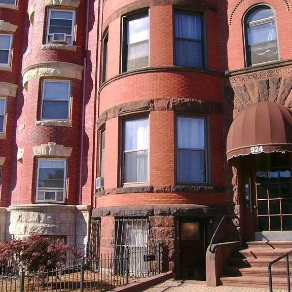 924 Beacon St #6 — Photo 20