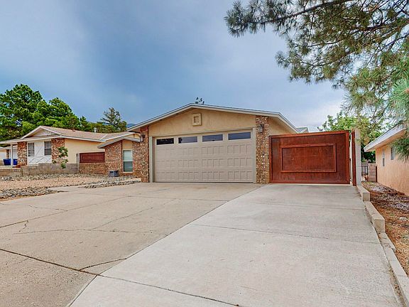 4th image of 11808 Tracy Ct NE