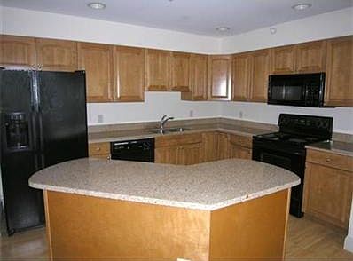 2nd image of 6 Abbott Ln Unit 4