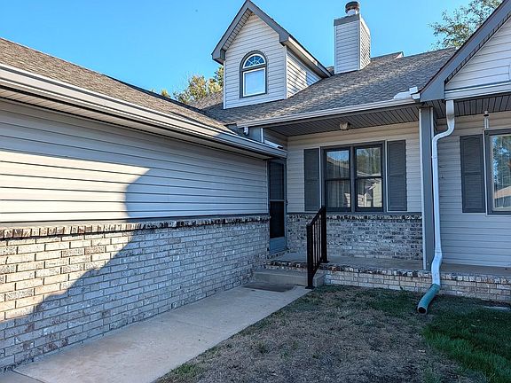 2nd image of 1804 N Brunswick Ln
