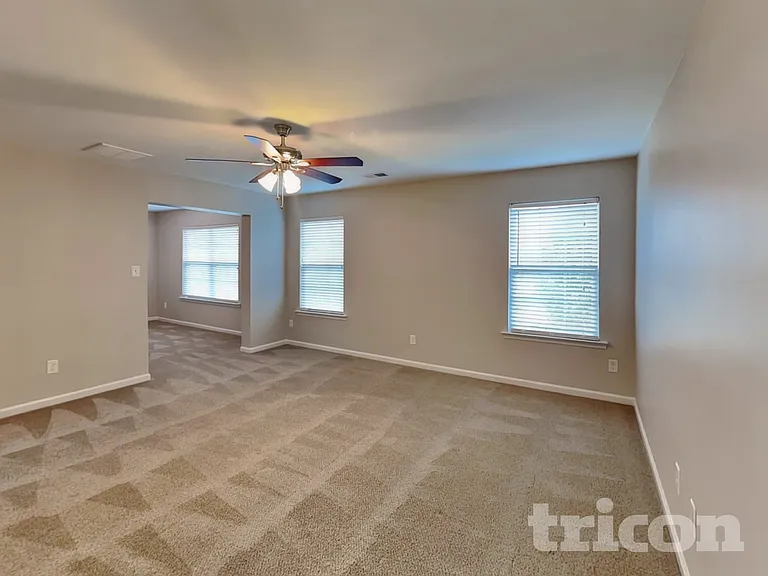 1028 Mountain Laurel Ct — Photo 6