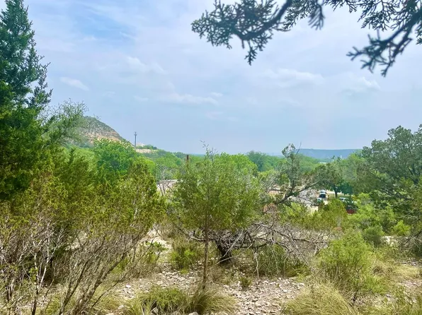 110 Bluebonnet Dr, Junction, TX 76849