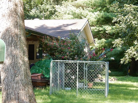 3rd image of 2526 Clearmont Ln