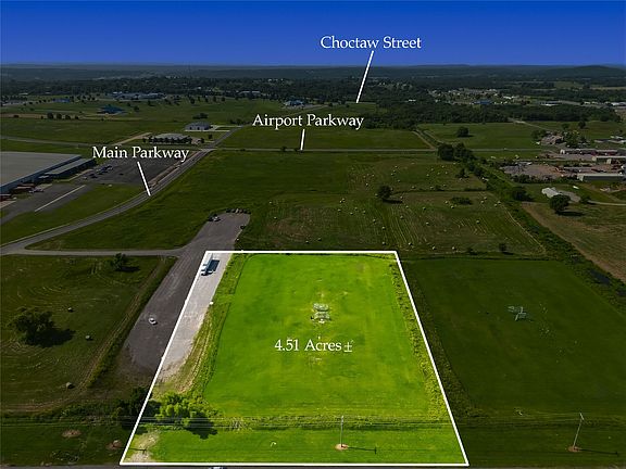 4th image of 1047 W Allen Rd