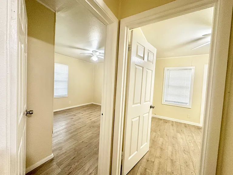 104 E Fowler Ave — Photo 33