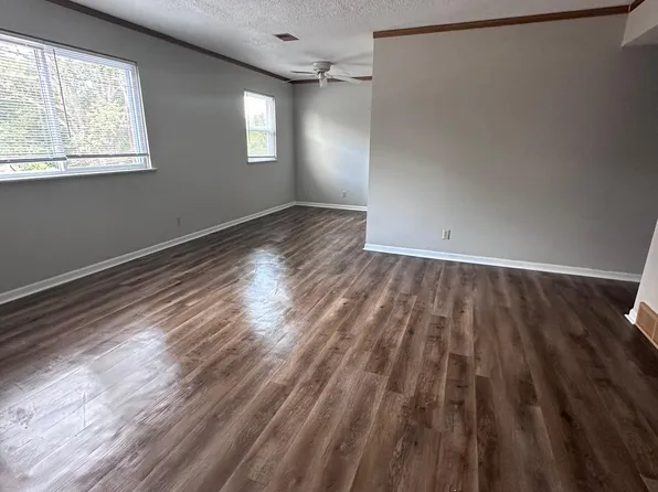 5725 Leavenworth Rd APT 18, Kansas City, KS 66104