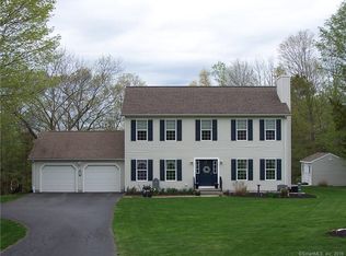 20 Holly Bush Ln, Norwich, CT 06360