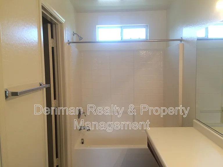 3914 S 52nd Ln — Photo 15
