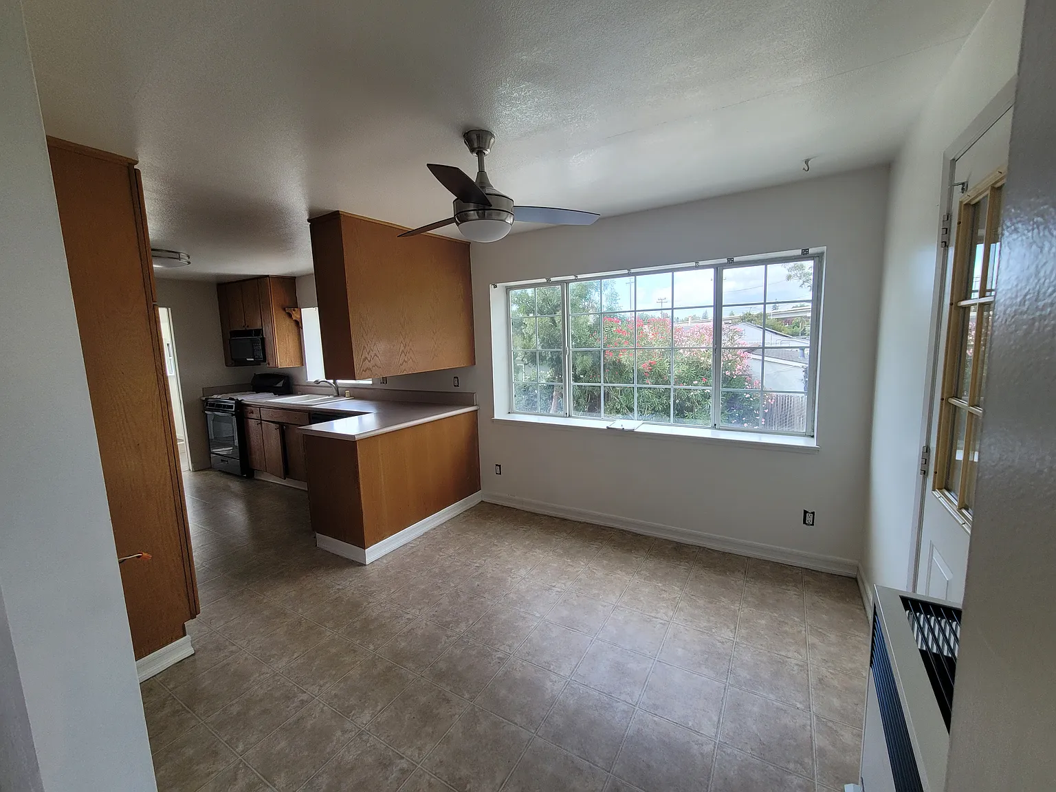 21595 Western Blvd APT C photo 1