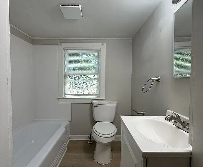 831 Cason St — Photo 9