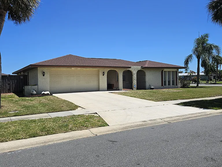 1760 Sandbar Dr — Photo 1