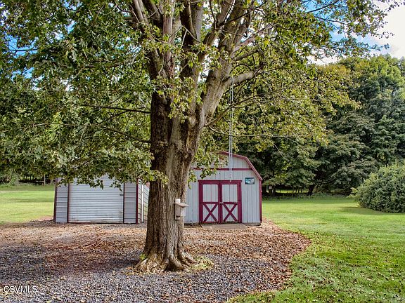 3rd image of 1044 Trevorton Rd