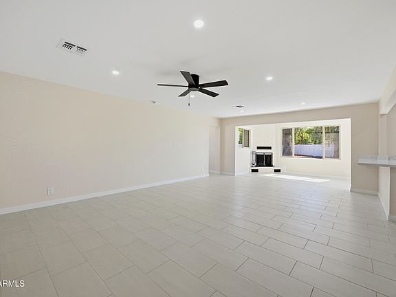 4th image of 1325 E AVALON Drive