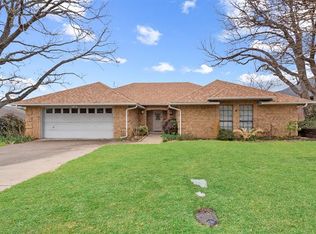 2306 Sahara Dr, Arlington, TX 76012