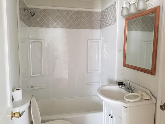 2nd image of 3208 Kirkman St