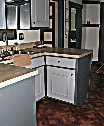 4th image of 948 Hillsboro Ave