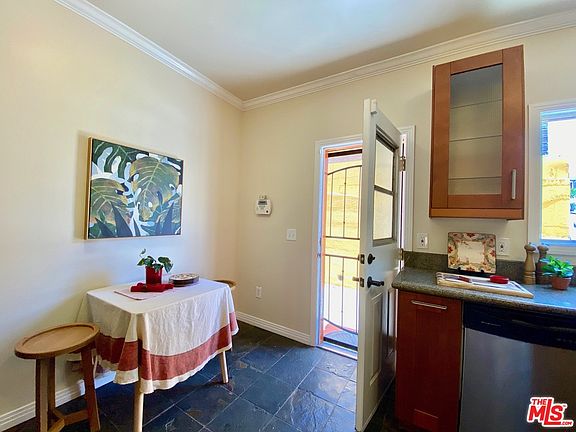 3rd image of 3501 Bellevue Ave #605
