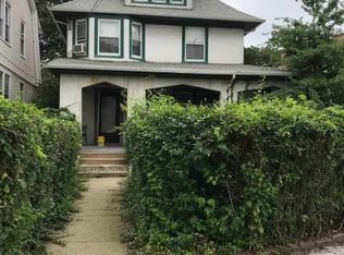 717 College Pl, College Pt, NY 11356