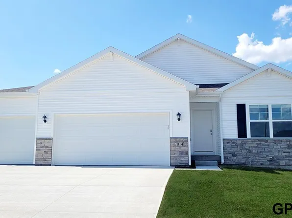 18364 Cary St, Omaha, NE 68136