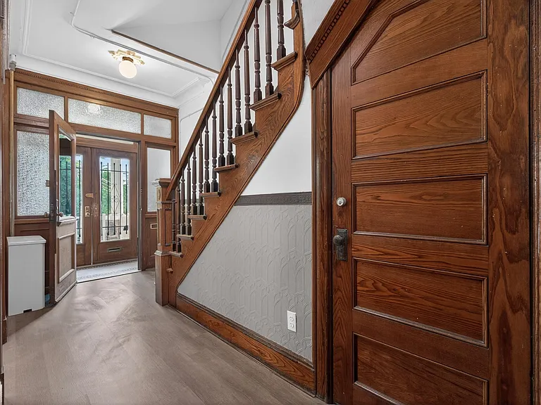 42 Duer Pl #1 — Photo 19