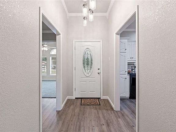 4th image of 222 Western Dr