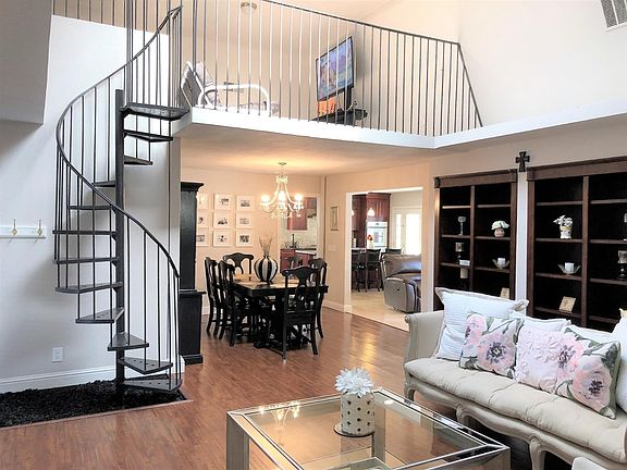 4th image of 5 Ararat Ct